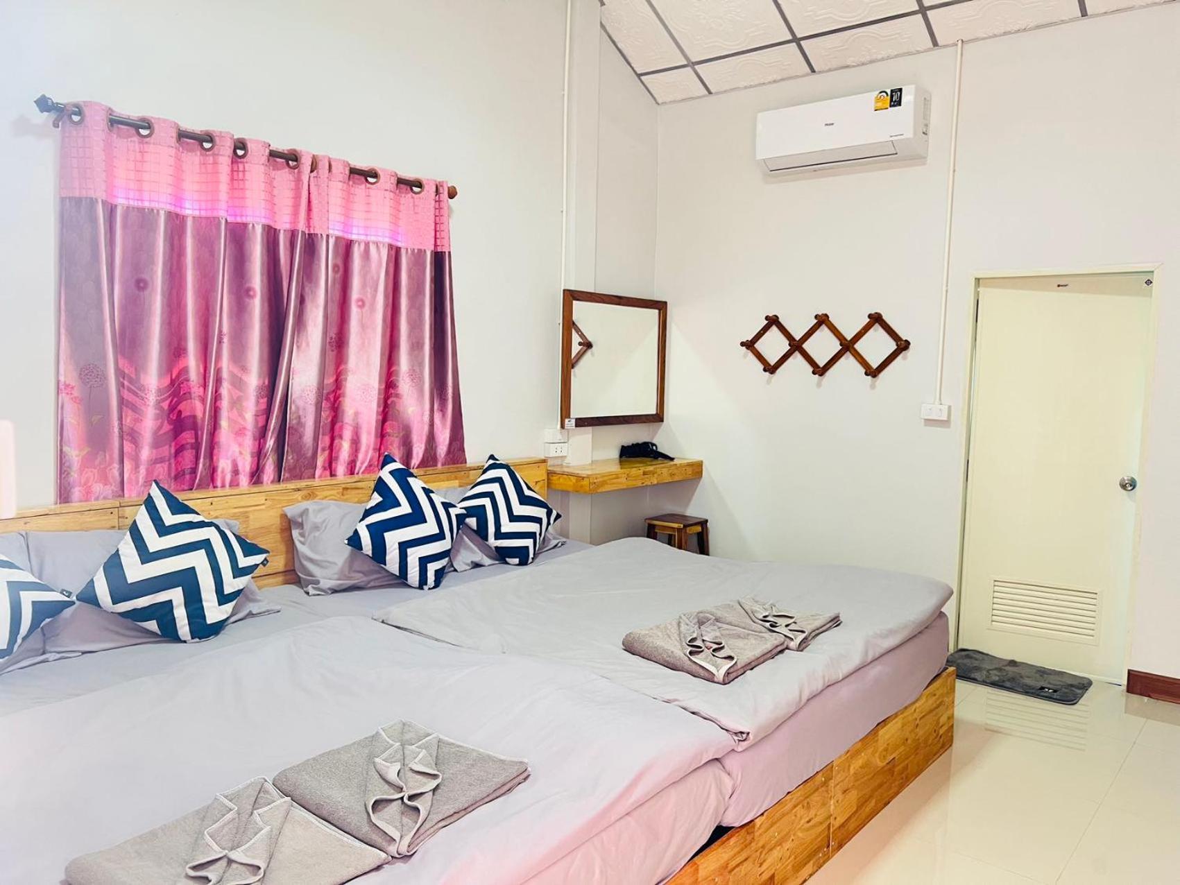 Lungwang Guest House Ban Rak Thai エクステリア 写真