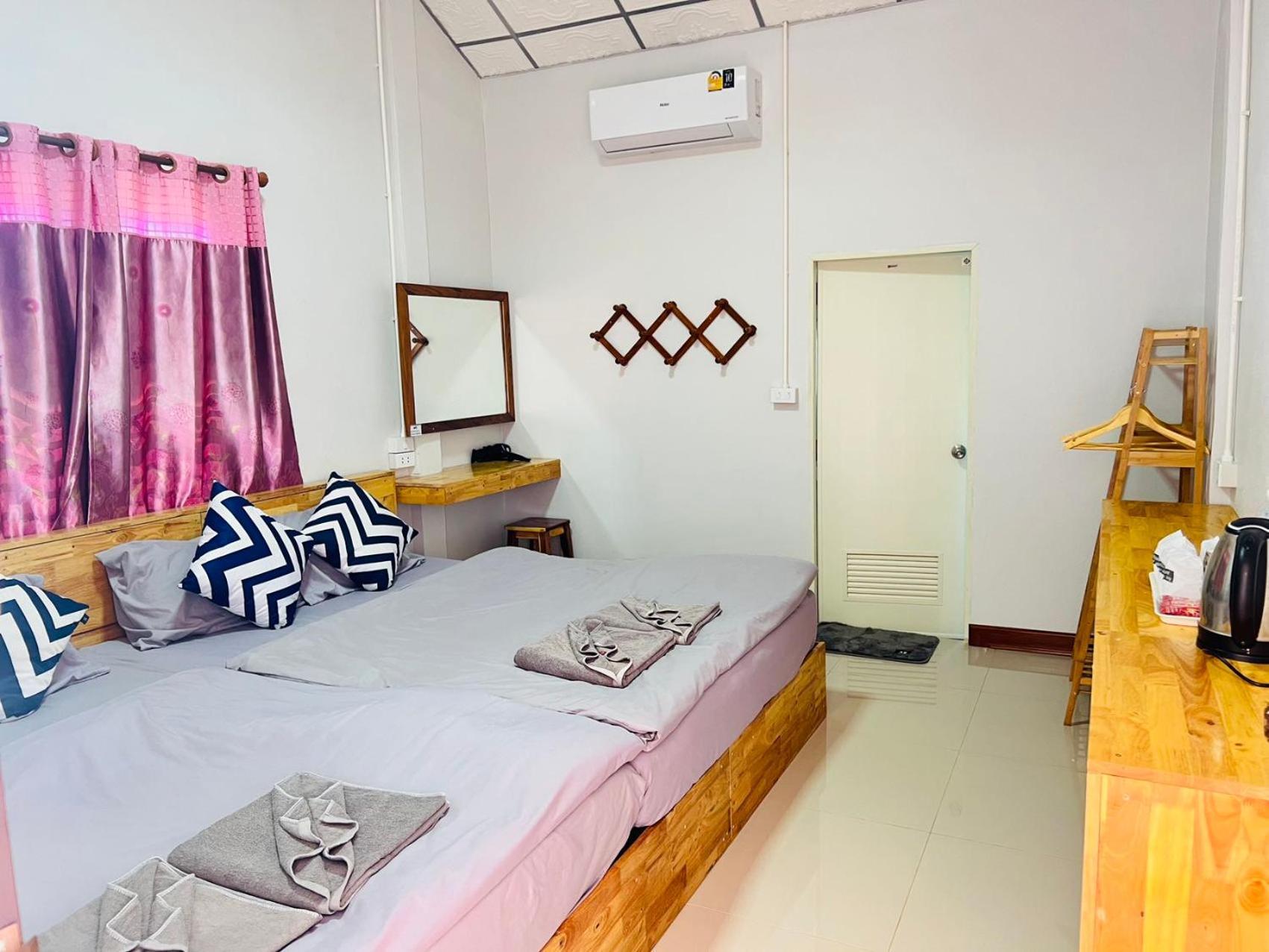 Lungwang Guest House Ban Rak Thai エクステリア 写真