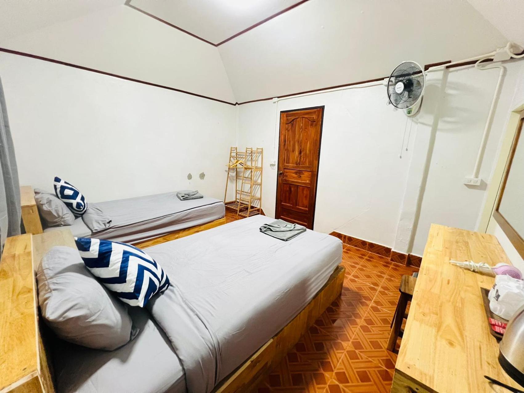 Lungwang Guest House Ban Rak Thai エクステリア 写真