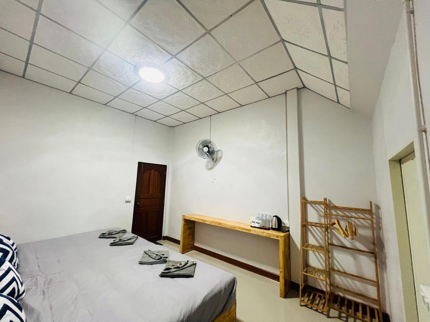 Lungwang Guest House Ban Rak Thai エクステリア 写真
