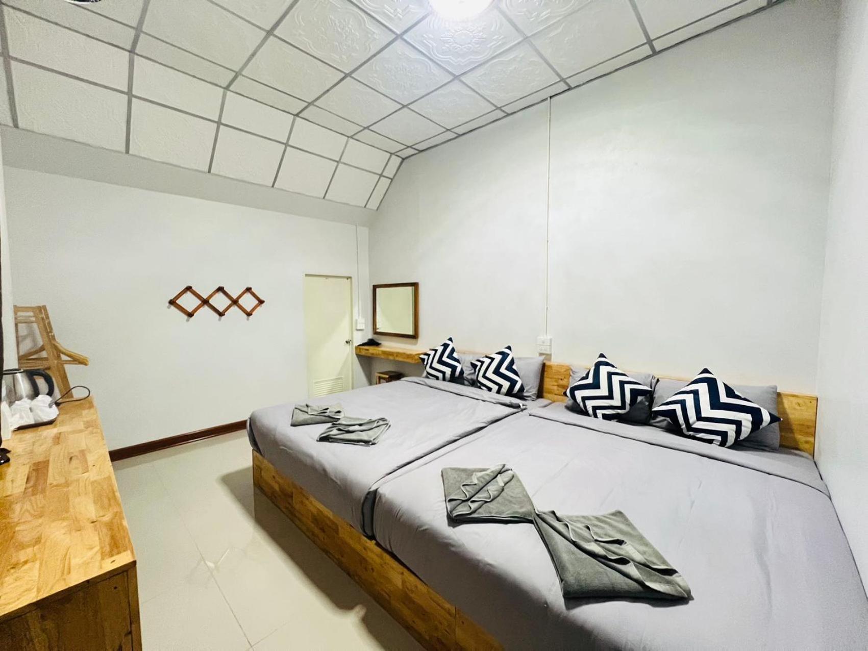 Lungwang Guest House Ban Rak Thai エクステリア 写真