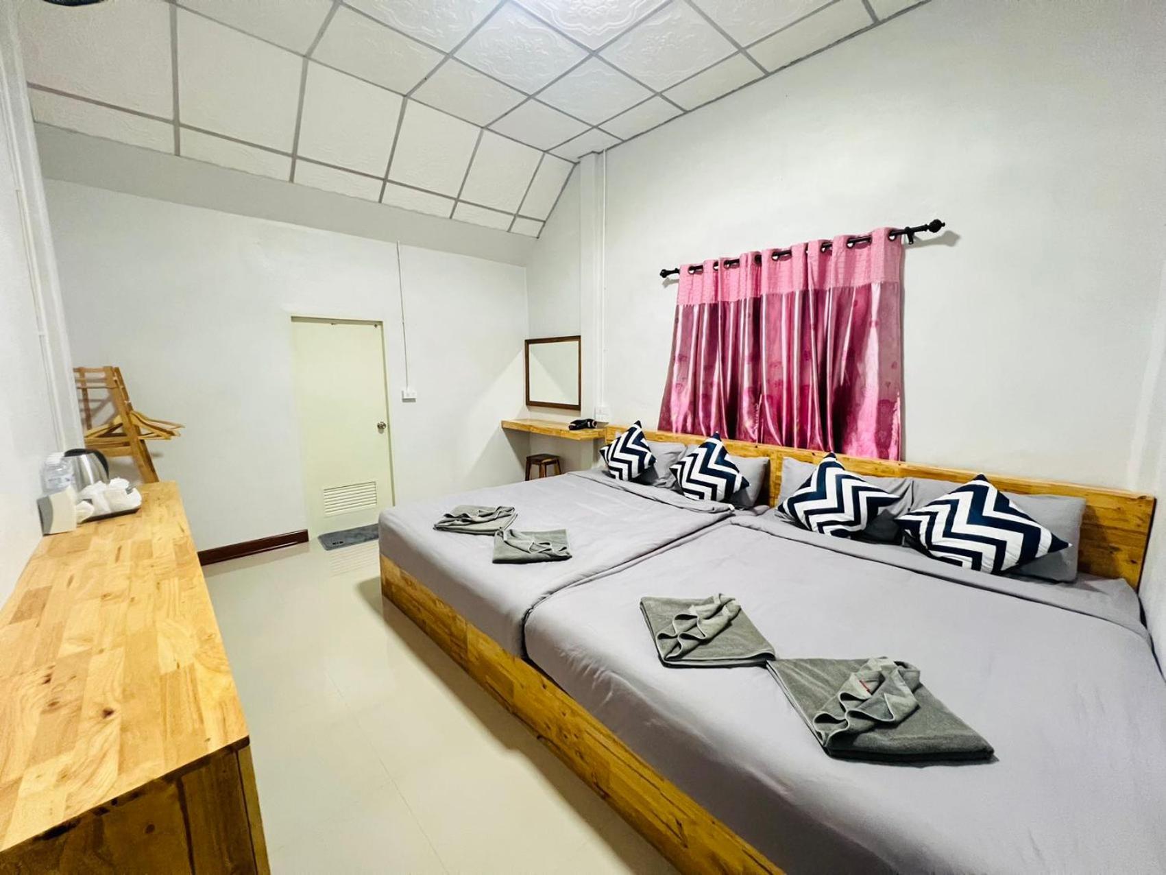Lungwang Guest House Ban Rak Thai エクステリア 写真